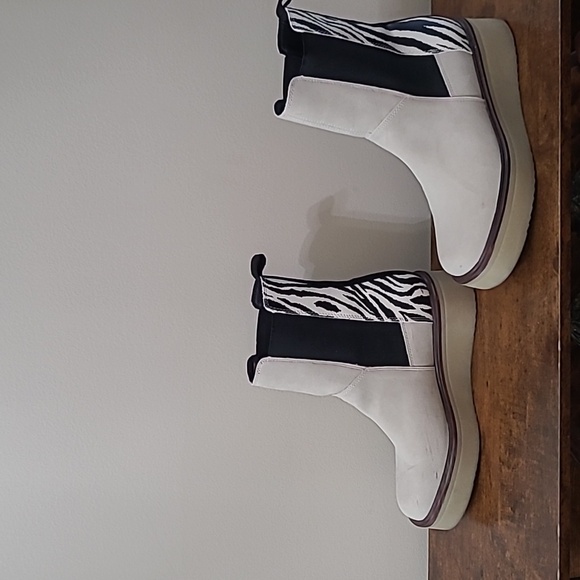 Mi.iM Cream & Black Pullon Ankle Boots with Zebra Print size 8 - Picture 4 of 11